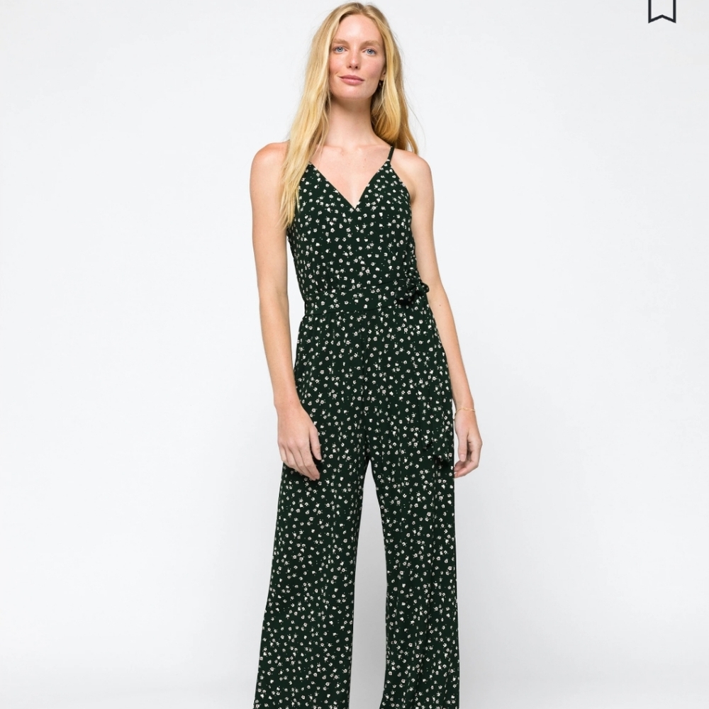 Stitch fix green floral jumpsuit w/ POCKETS